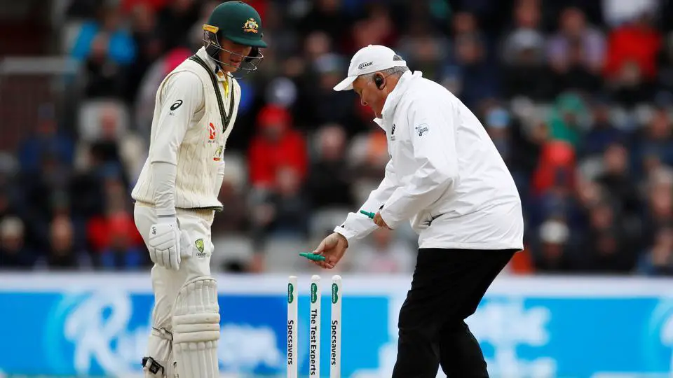 Explained – Why there were no bails on stumps in Old Trafford Test in ongoing Ashes